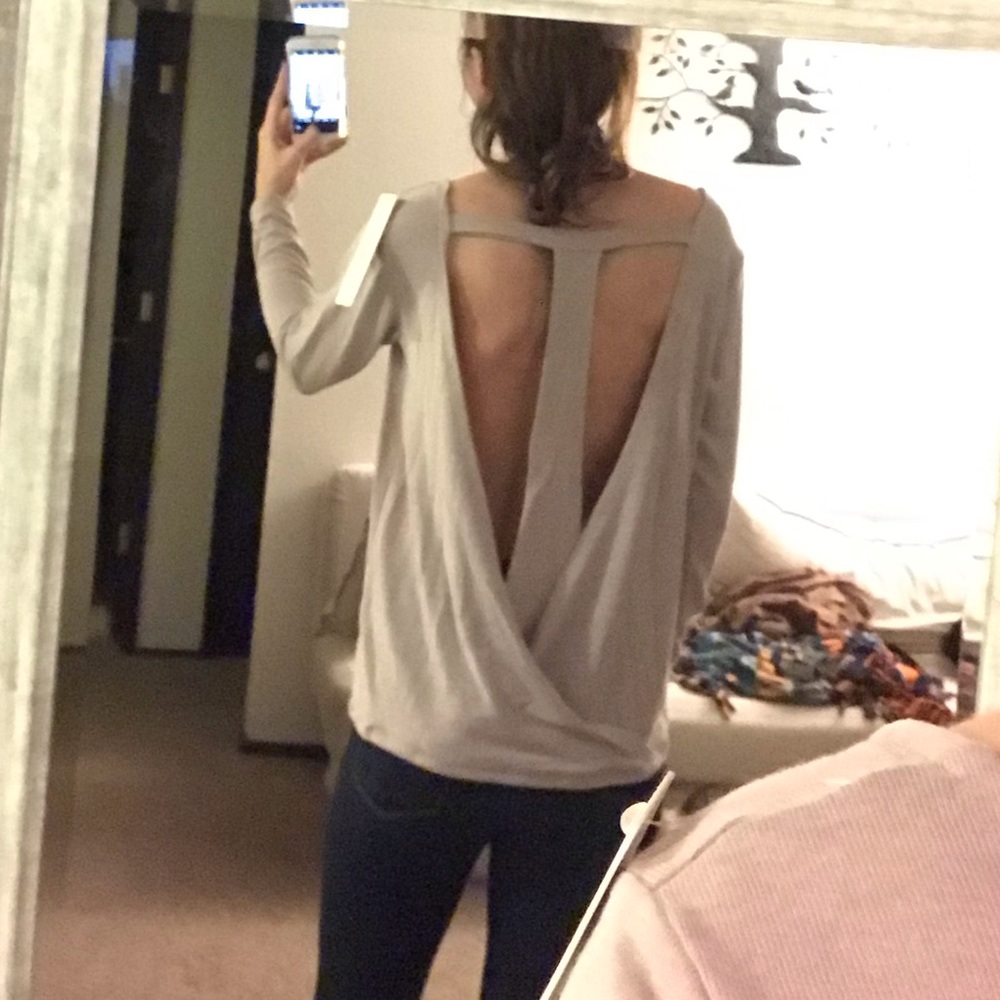 Open-Back Long Sleeve - Picture 4 of 7